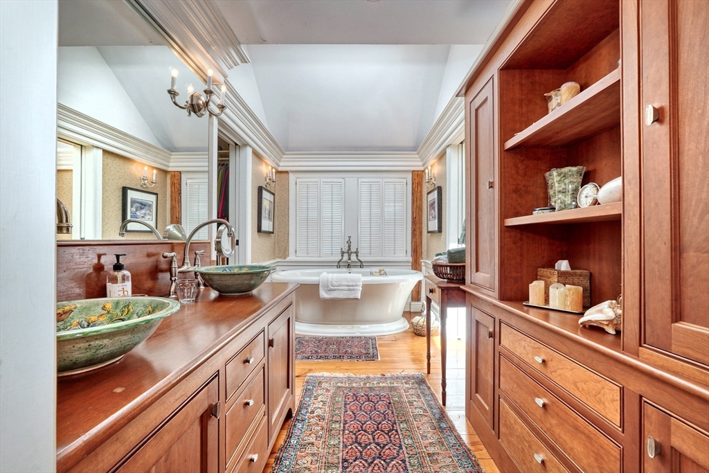 360 Dover Road Westwood, MA 02090 - Photo 22 of 41