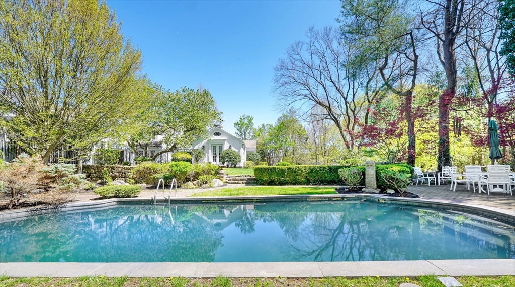 360 Dover Road Westwood, MA 02090 - Photo 33 of 41