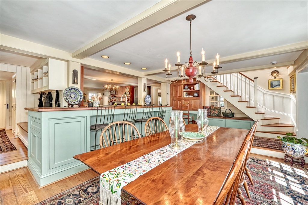 360 Dover Road Westwood, MA 02090 - Photo 4 of 41