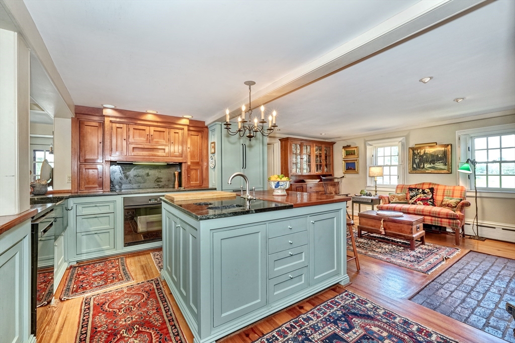 360 Dover Road Westwood, MA 02090 - Photo 5 of 41