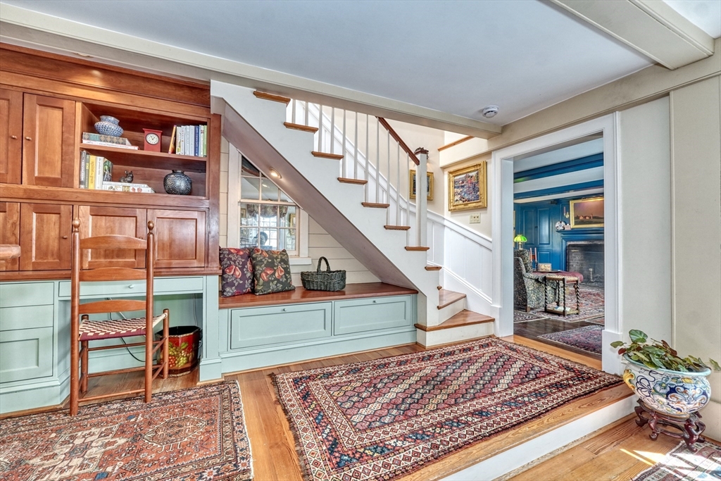 360 Dover Road Westwood, MA 02090 - Photo 7 of 41