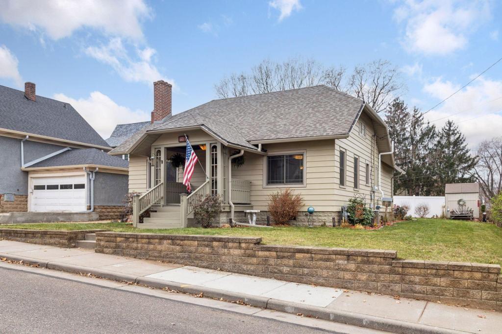 716 Roderick Street Eau Claire, WI 54701 - Photo 4 of 35