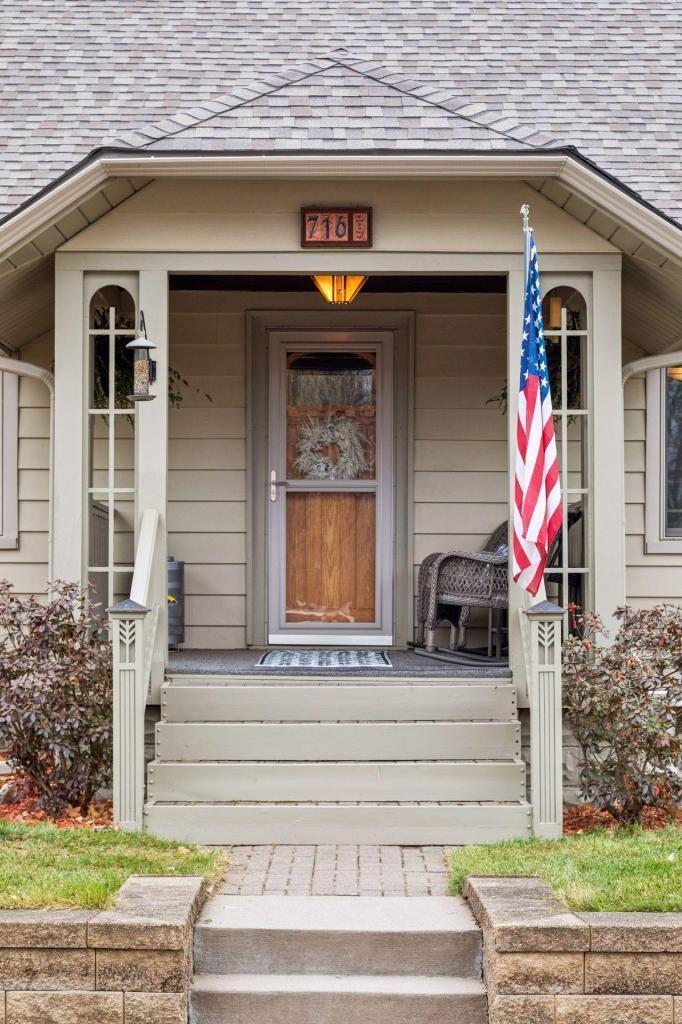 716 Roderick Street Eau Claire, WI 54701 - Photo 5 of 35