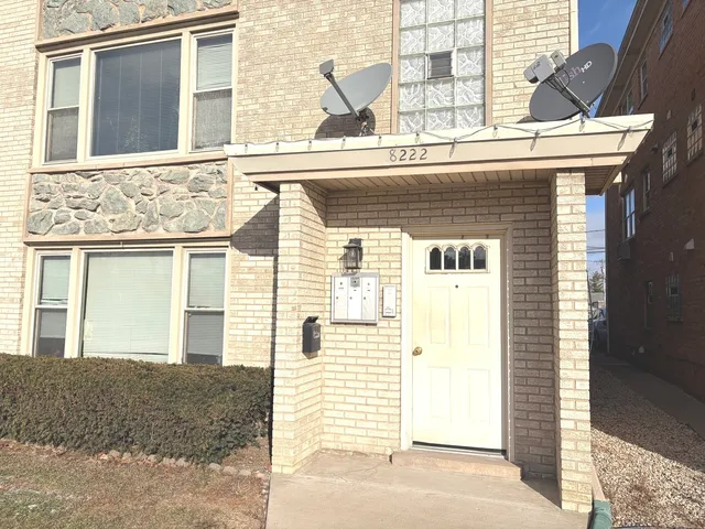 $2,400 | 8222 West Grand Avenue, Unit 3, River Grove, IL 60171
