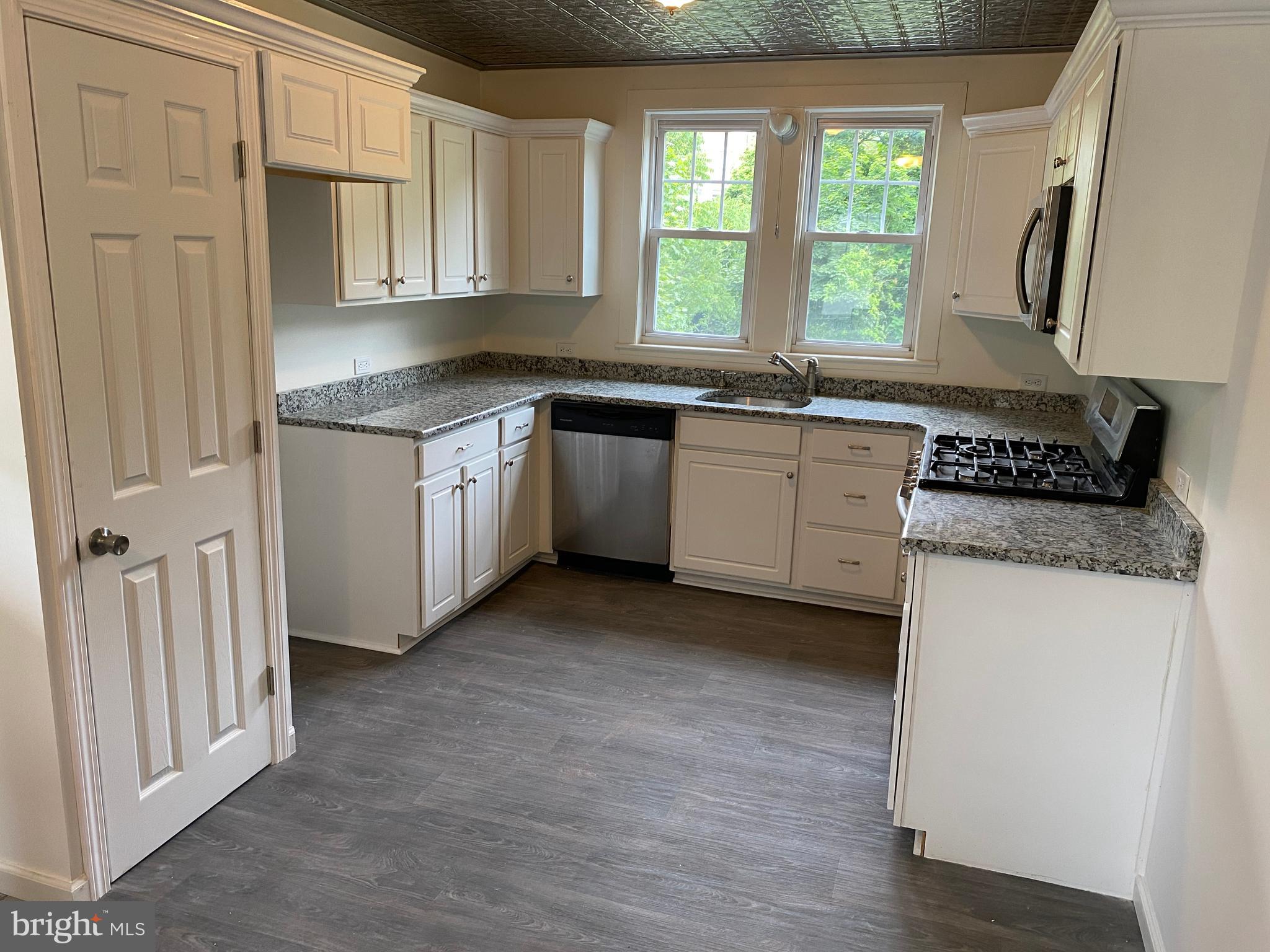 128 Mill Road Norristown, PA 19401 - Photo 5 of 18 Gallery Image 5