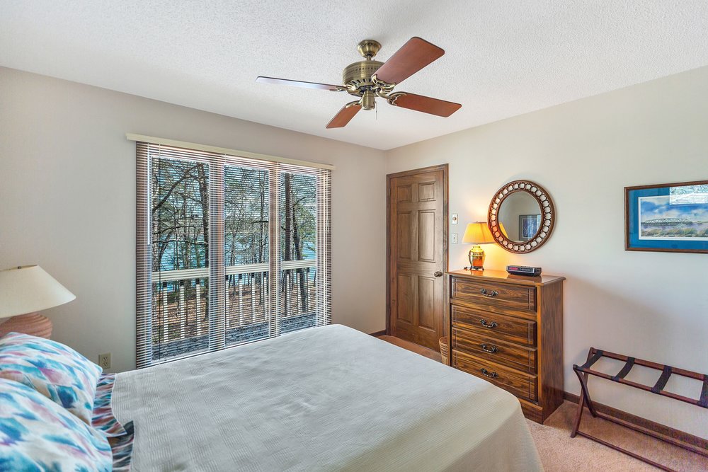 738 Seminole Point Road Fair Play, SC 29643 - Photo 25 of 46 Gallery Image 25