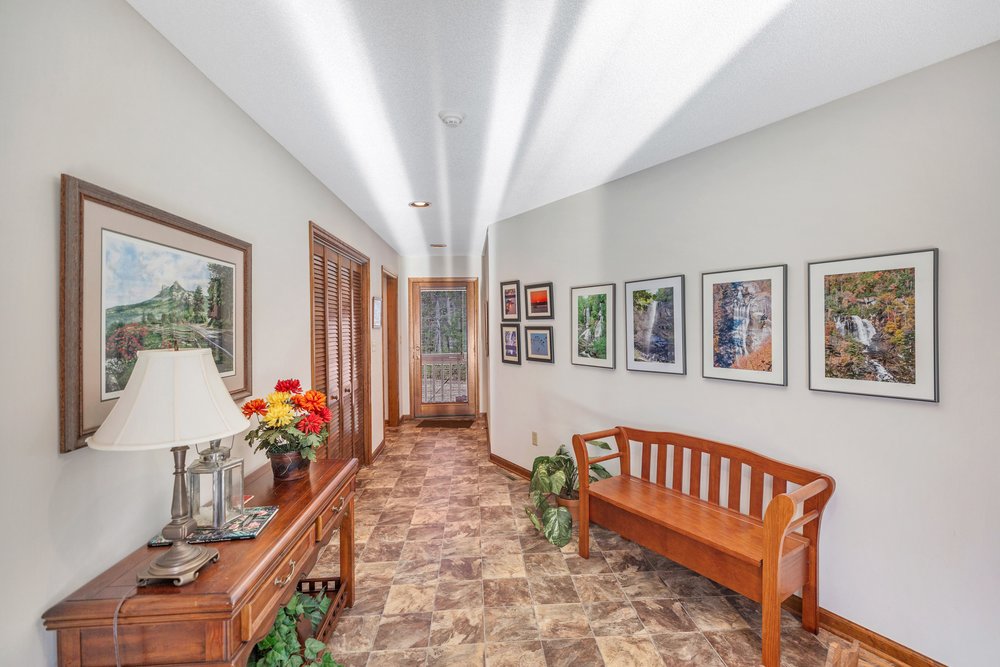 738 Seminole Point Road Fair Play, SC 29643 - Photo 6 of 46 Gallery Image 6