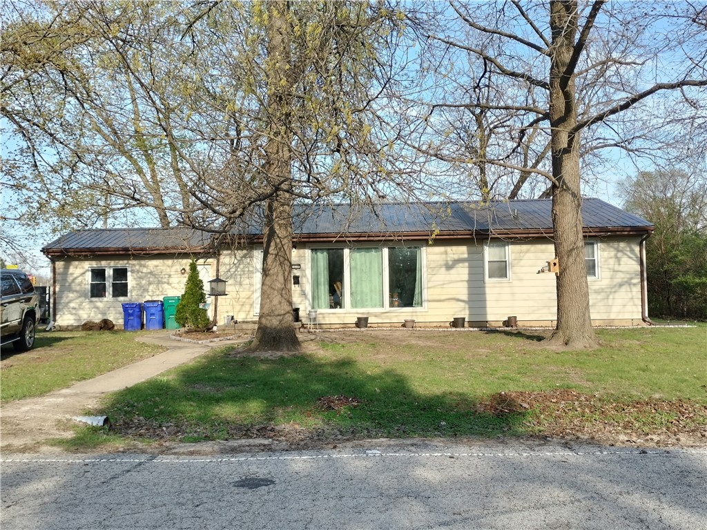 120 East Court Drive Decatur, IL 62526 - Photo 1 of 7