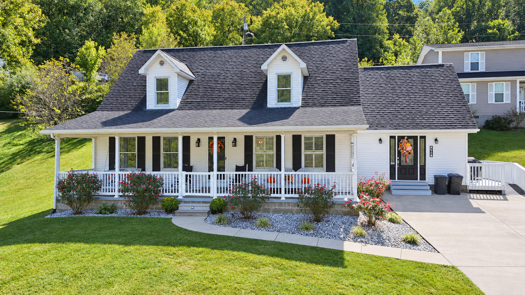 162 Town Branch Road Manchester, KY 40962 - Photo 2 of 37 11