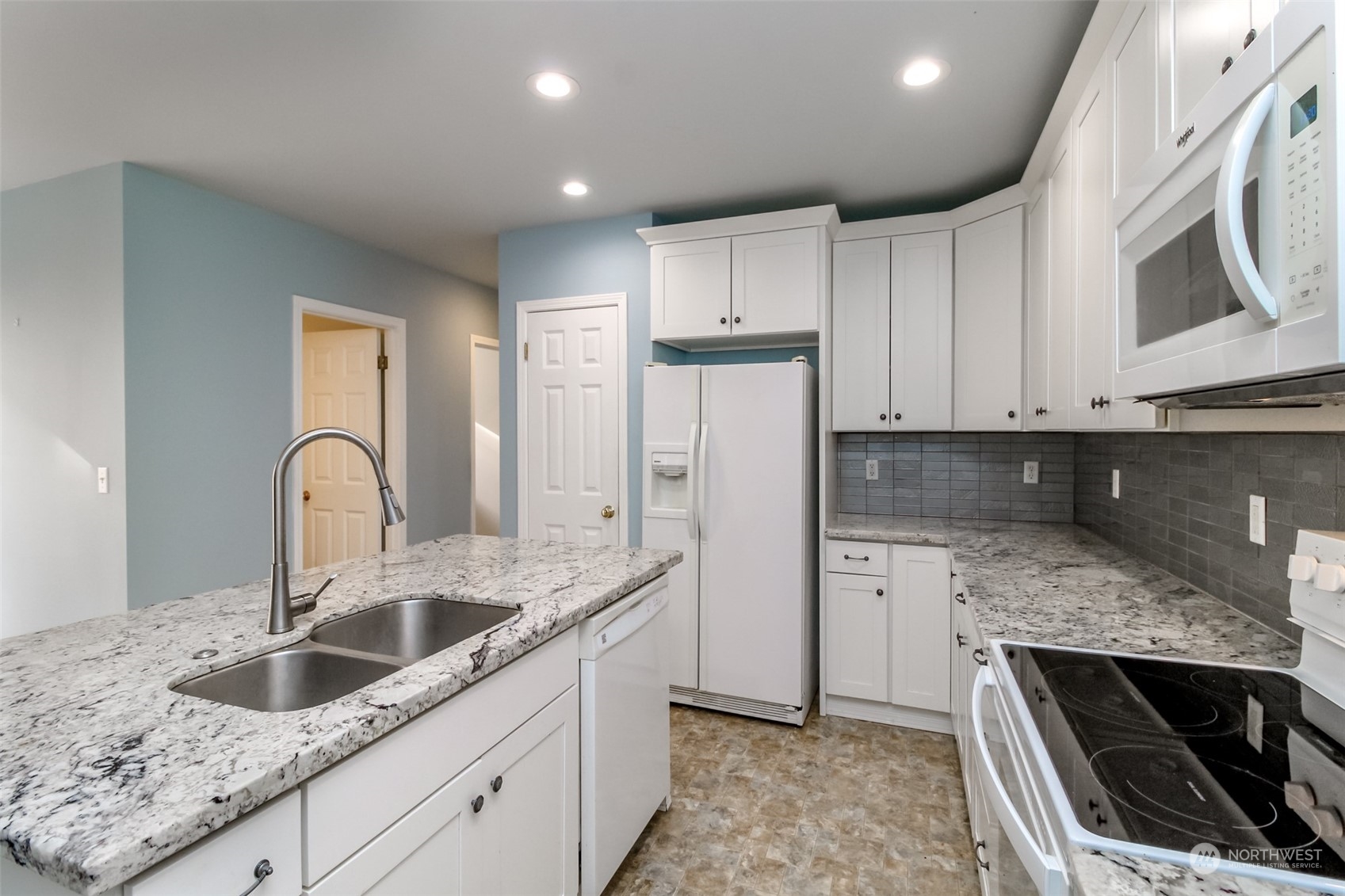 527 Queen Place Northeast Renton, WA 98056 - Photo 26 of 32 Gallery Image 26