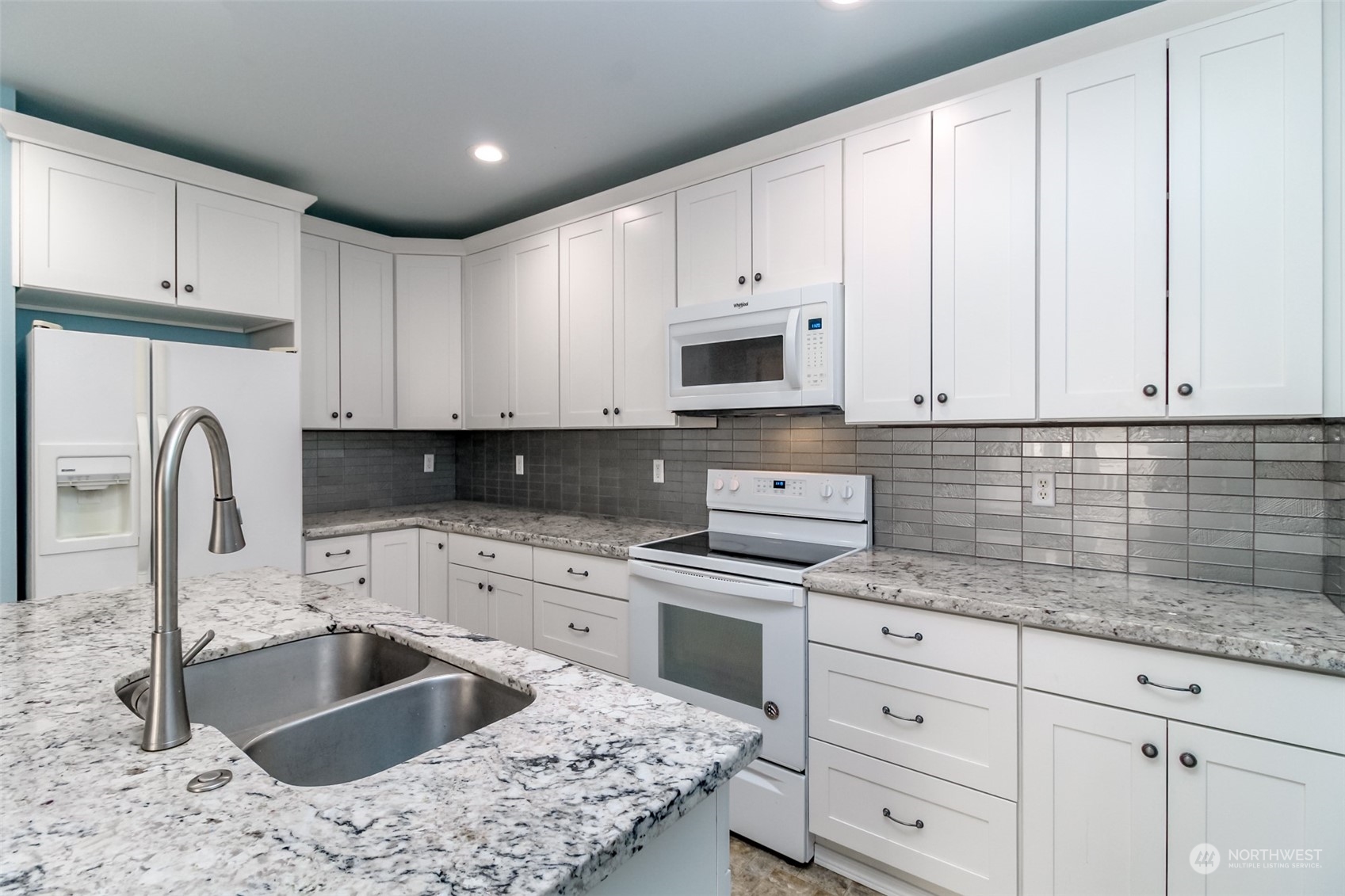 527 Queen Place Northeast Renton, WA 98056 - Photo 27 of 32 Gallery Image 27