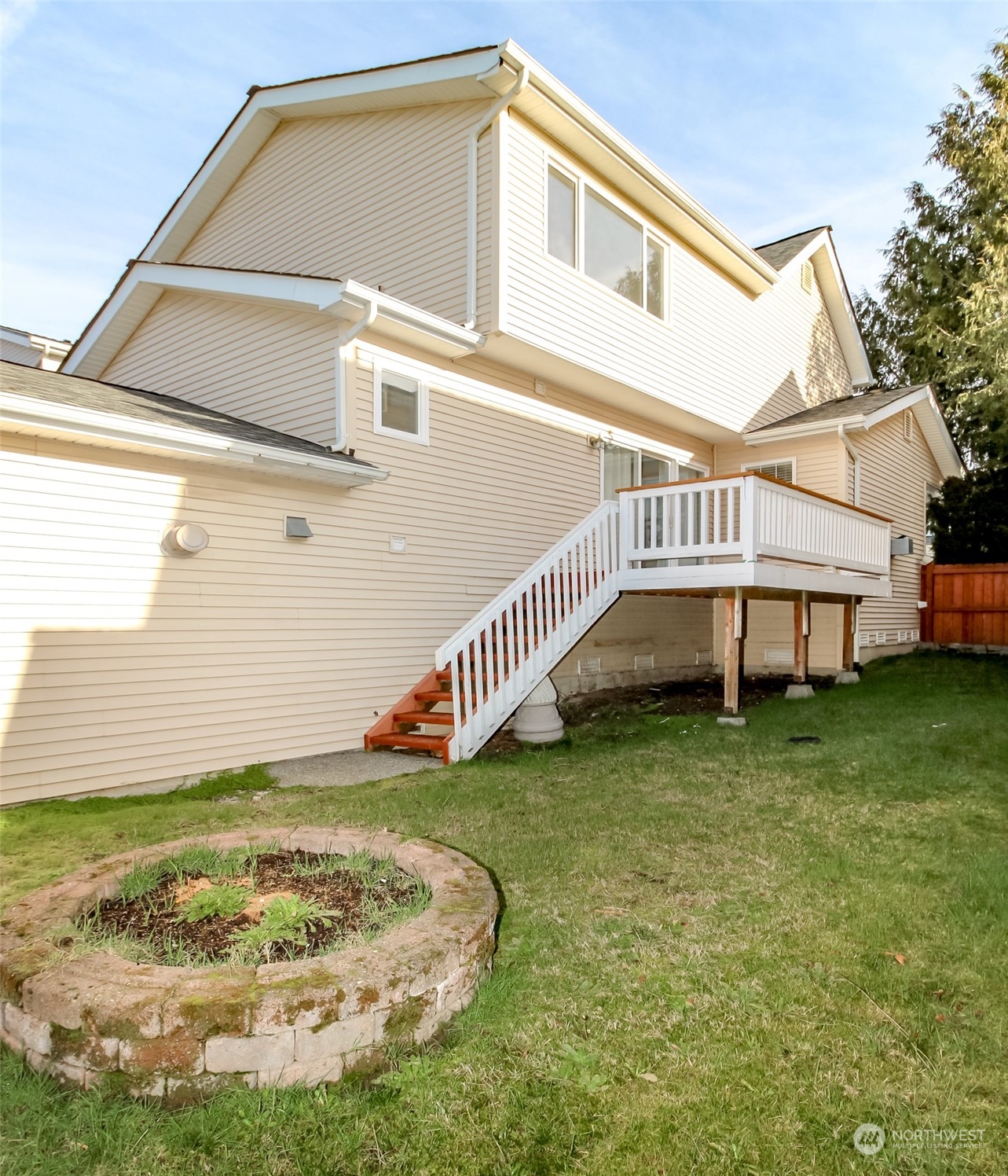 527 Queen Place Northeast Renton, WA 98056 - Photo 30 of 32 Gallery Image 30