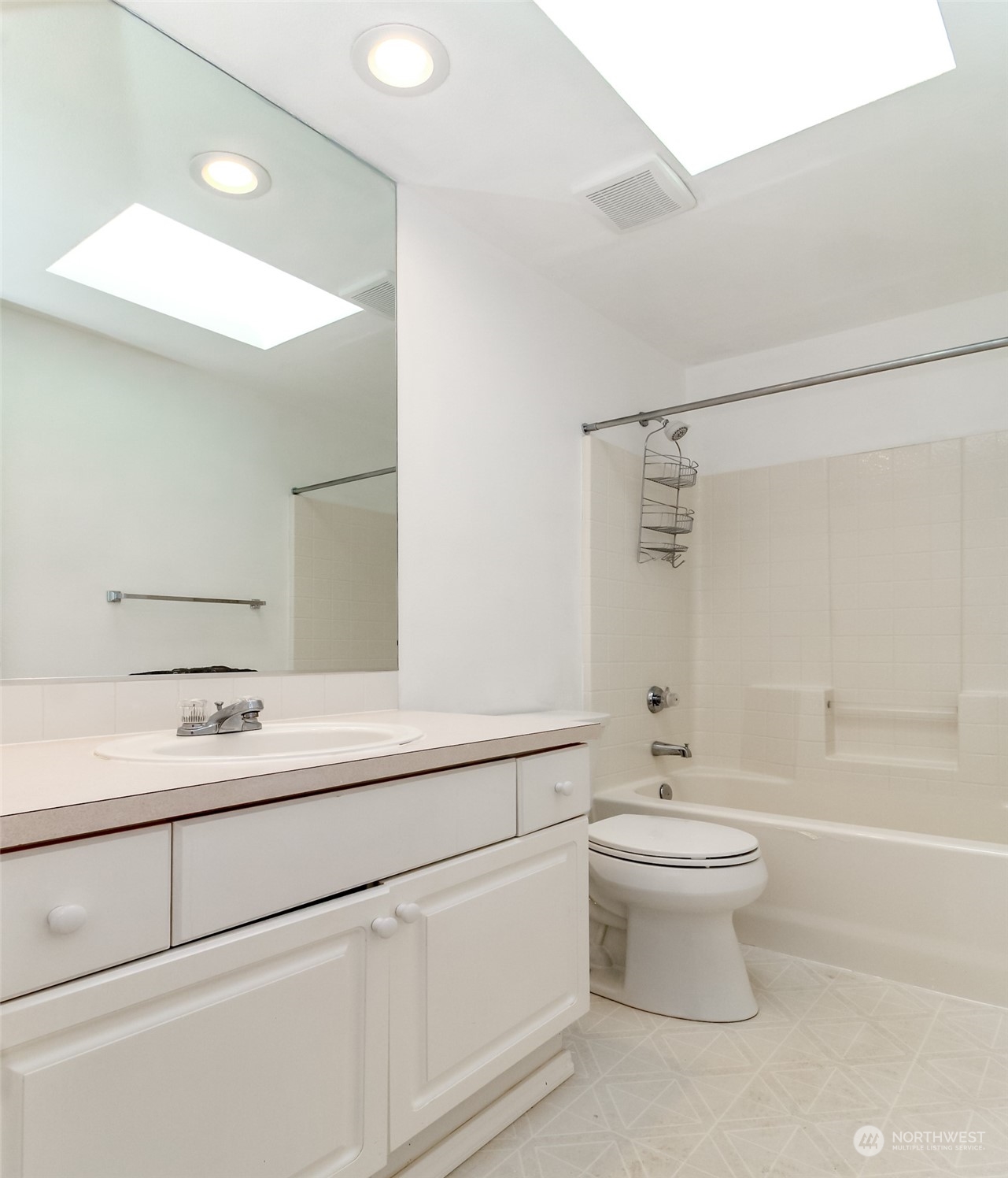 527 Queen Place Northeast Renton, WA 98056 - Photo 8 of 32 Gallery Image 8