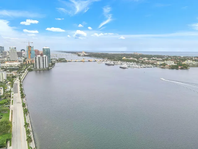 $825,000 | 1801 South Flagler Drive, Unit 1804, West Palm Beach, FL 33401