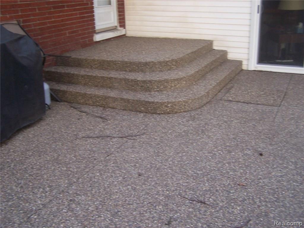 23220 Hagen Road Macomb, MI 48042 - Photo 42 of 58 NEW PATIO