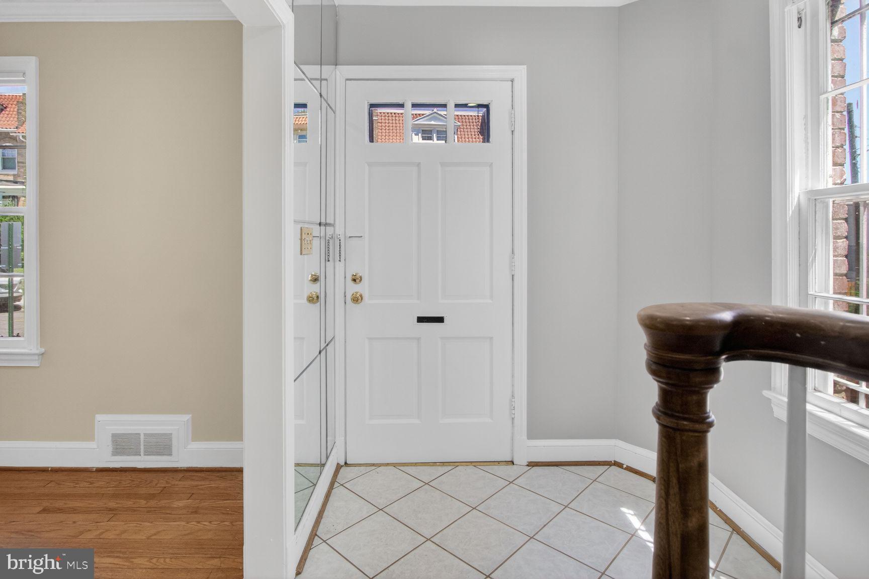 4712 Piney Branch Road Northwest Washington, DC 20011 - Photo 3 of 25