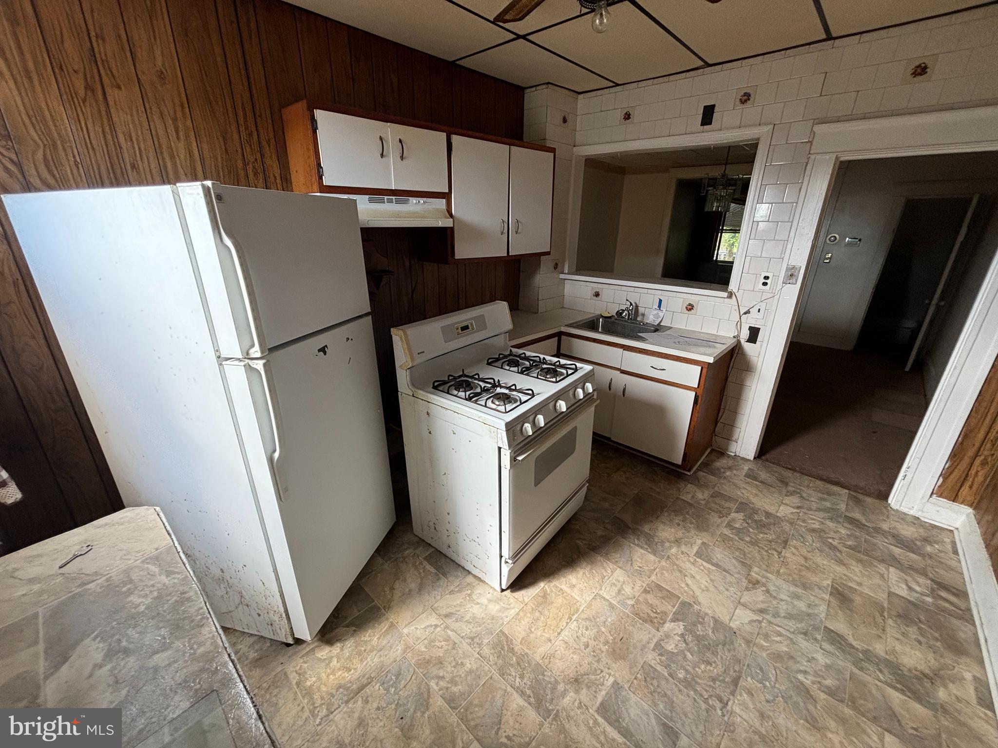 2925 Kirk Avenue Baltimore, MD 21218 - Photo 9 of 28