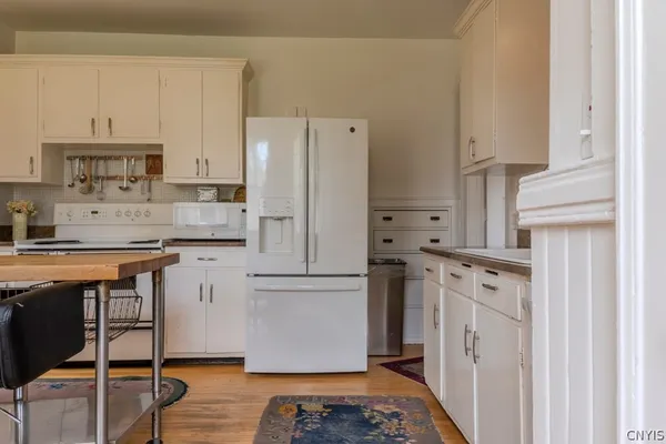$429,900 | 10 Brattle Road, Syracuse, NY 13203