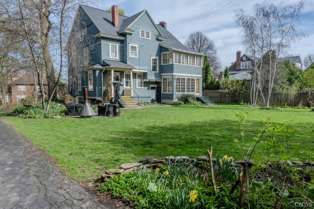 10 Brattle Road Syracuse, NY 13203 - Photo 5 of 34