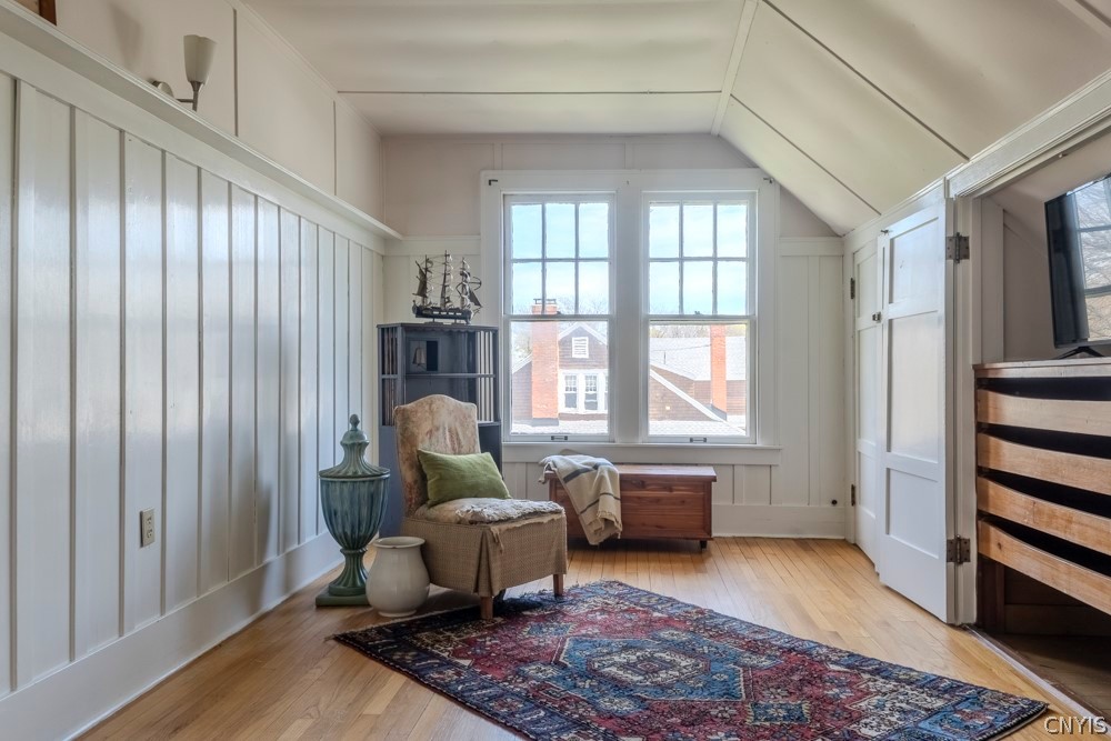 10 Brattle Road Syracuse, NY 13203 - Photo 9 of 34