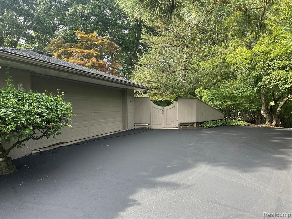 664 Rudgate Road Bloomfield Hills, MI 48304 - Photo 37 of 44 Gallery Image 37