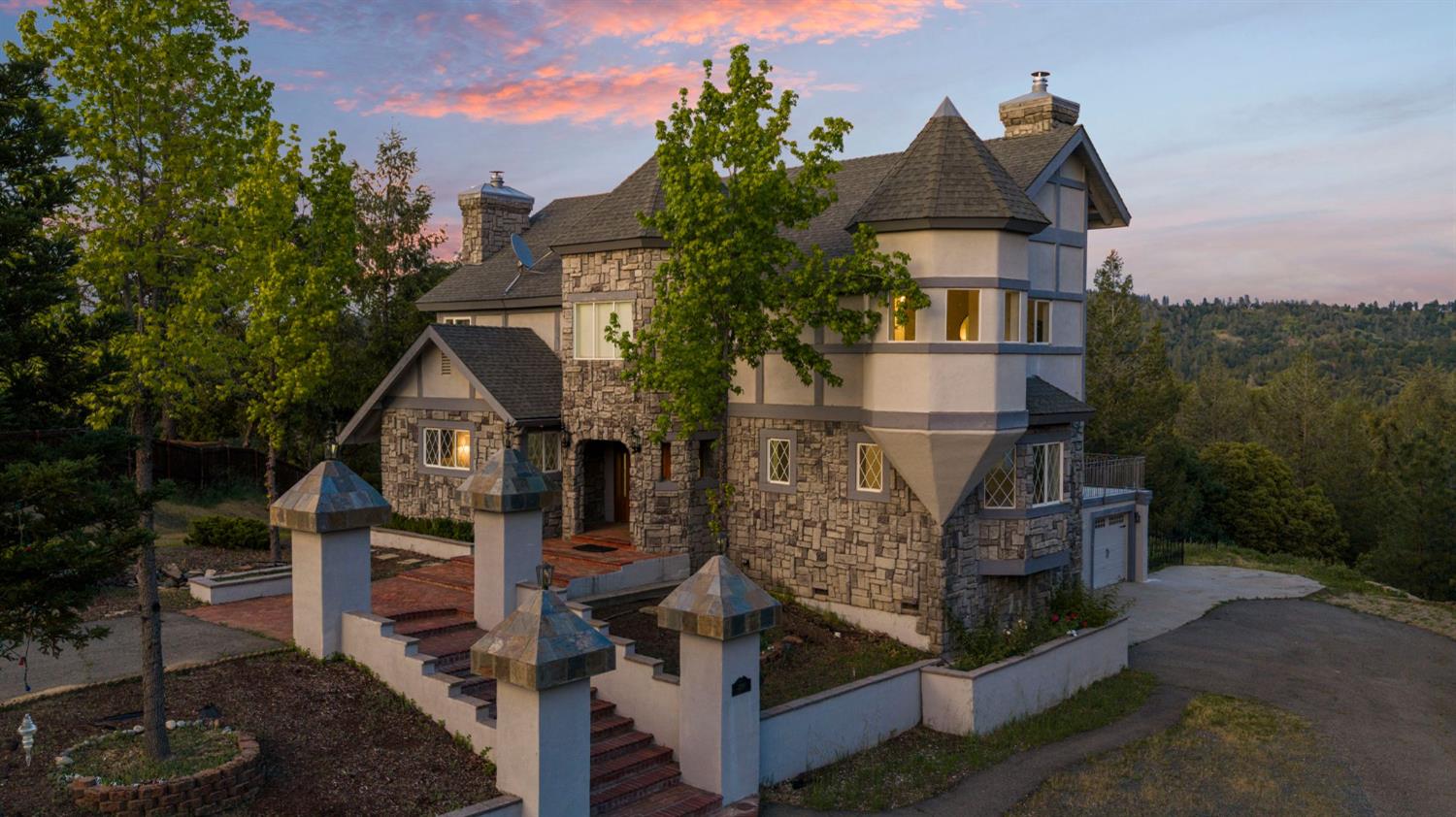 22160 Winchester Way Colfax, CA 95713 - Photo 78 of 84 a front view of a house with garden