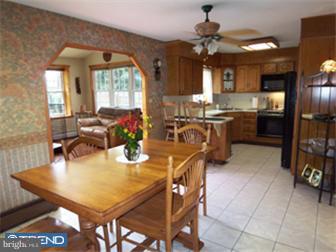 74 Trail Road Levittown, PA 19056 - Photo 4 of 12 Breakfast Room