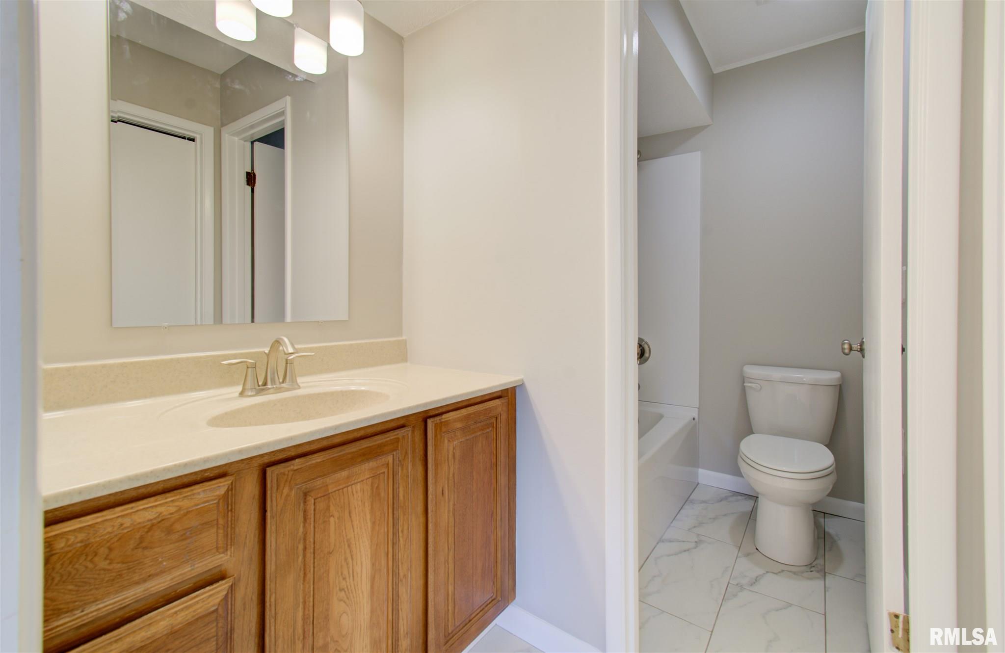 3 Country Place Springfield, IL 62703 - Photo 26 of 49