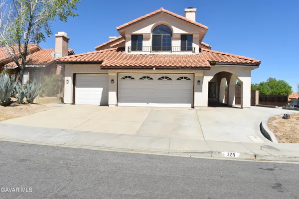 $579,900 | 325 Rainbow Terrace, Palmdale, CA 93551