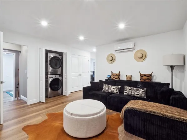 $1,999,999 | 12943 Southeast Sunset Harbor Road, Weirsdale, FL 32195