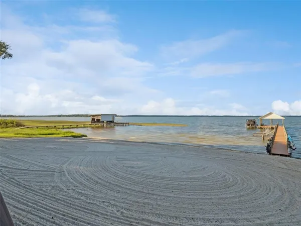 $1,999,999 | 12943 Southeast Sunset Harbor Road, Weirsdale, FL 32195