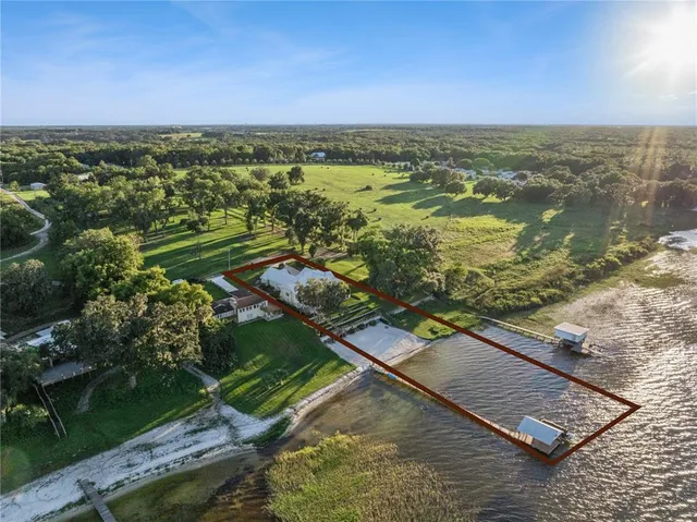 $2,490,000 | 12943 Southeast Sunset Harbor Road, Weirsdale, FL 32195