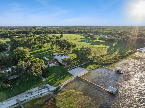 $1,999,999 | 12943 Southeast Sunset Harbor Road, Weirsdale, FL 32195