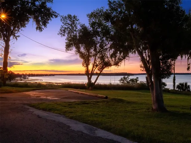 $2,490,000 | 12943 Southeast Sunset Harbor Road, Weirsdale, FL 32195