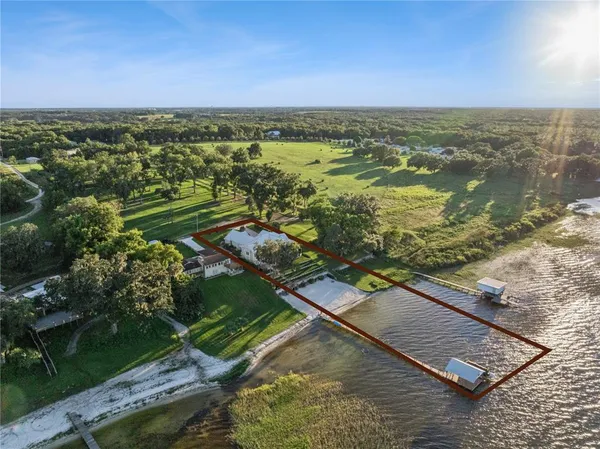 $1,999,999 | 12943 Southeast Sunset Harbor Road, Weirsdale, FL 32195