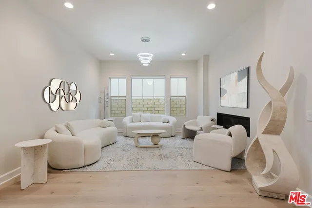 $2,400,000 | 11713 Toyon Drive, Chatsworth, CA 91311