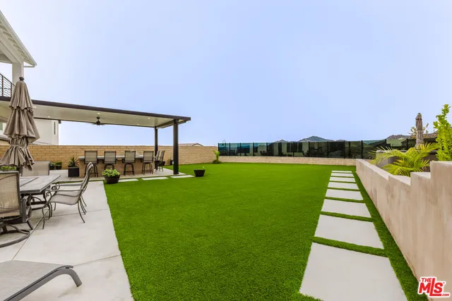 $2,400,000 | 11713 Toyon Drive, Chatsworth, CA 91311