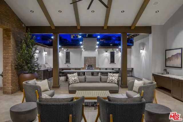 $2,400,000 | 11713 Toyon Drive, Chatsworth, CA 91311