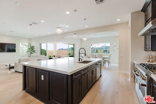 $2,400,000 | 11713 Toyon Drive, Chatsworth, CA 91311