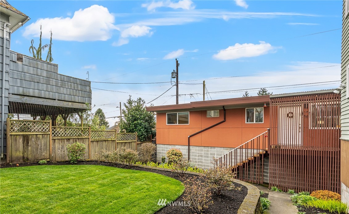 2112 Rucker Avenue, Unit 7 Everett, WA 98201 - Photo 1 of 26