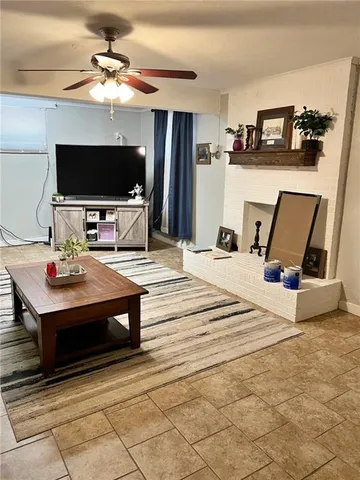 $255,000 | 2006 South Elm Street, Pittsburg, KS 66762