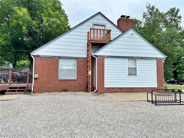 $255,000 | 2006 South Elm Street, Pittsburg, KS 66762