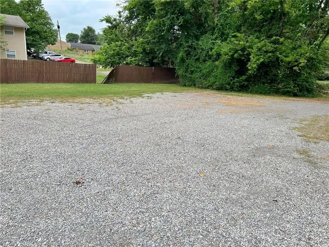 $255,000 | 2006 South Elm Street, Pittsburg, KS 66762