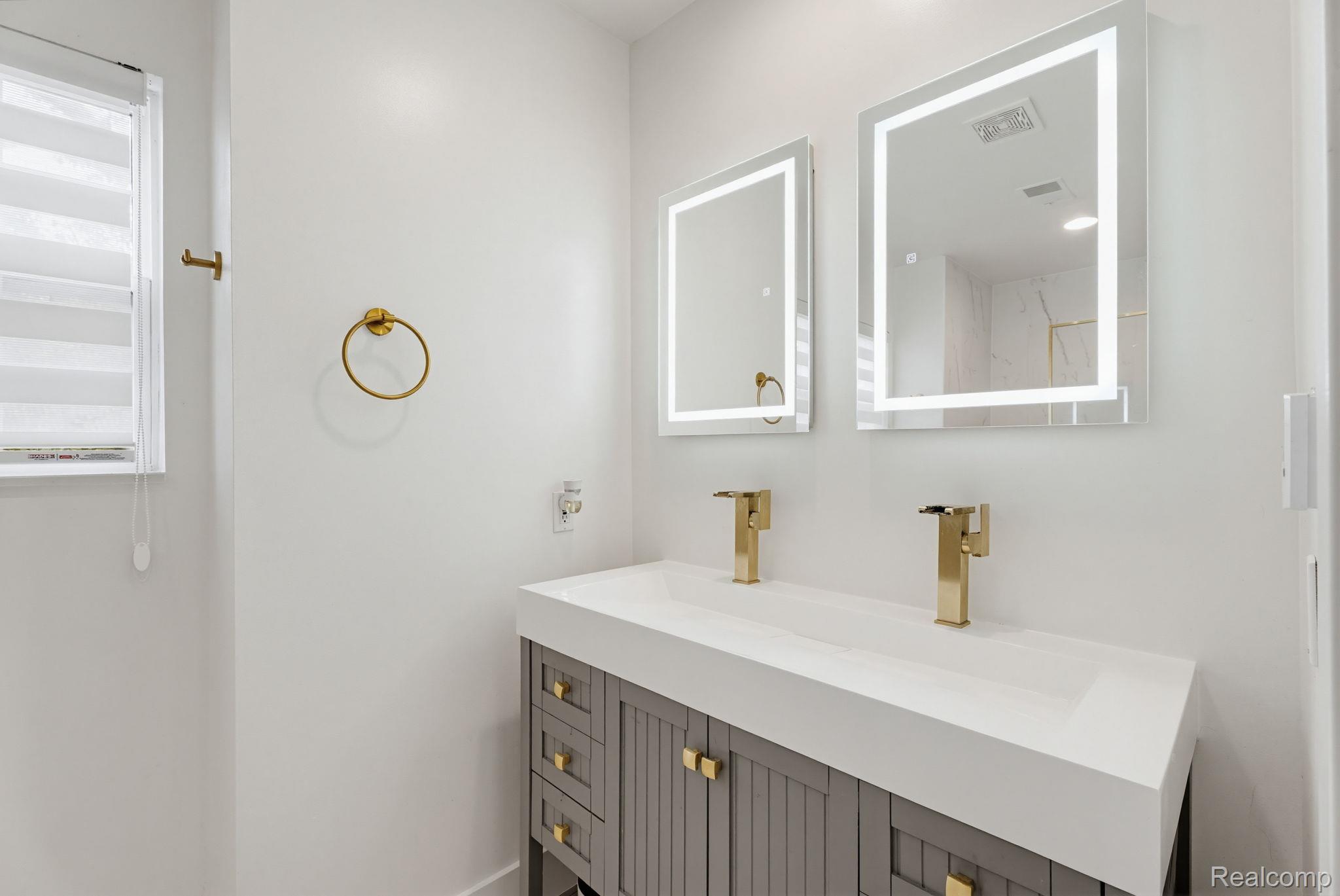 1339 East 14 Mile Road Birmingham, MI 48009 - Photo 28 of 51 Full bath with shower