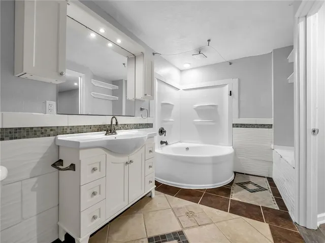 $450,000 | 2128 South Lennox Drive, Olathe, KS 66062