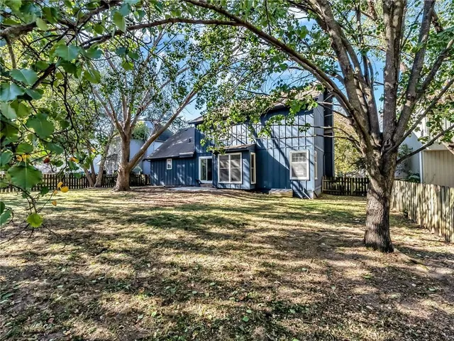 $450,000 | 2128 South Lennox Drive, Olathe, KS 66062