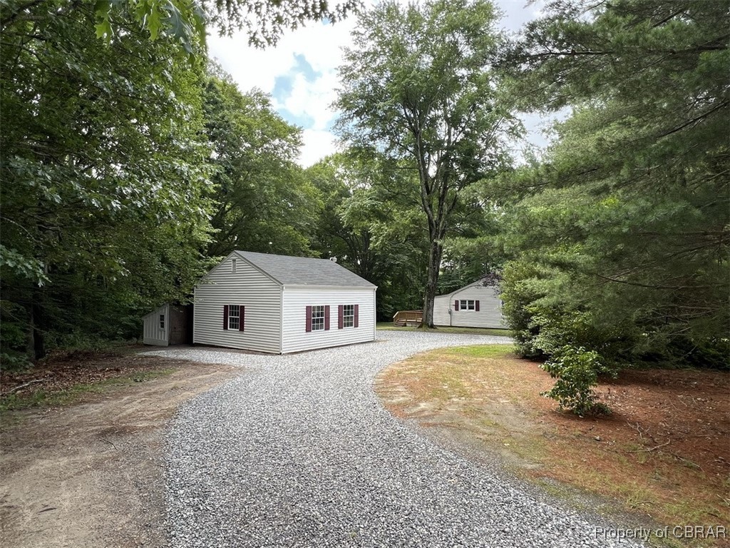 398 Philpot Road Locust Hill, VA 23092 - Photo 16 of 17 Driveway