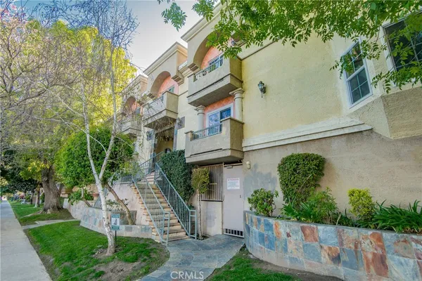 $304,995 | 7045 Woodley Avenue, Unit 218, Van Nuys, CA 91406