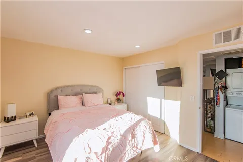 $304,995 | 7045 Woodley Avenue, Unit 218, Van Nuys, CA 91406