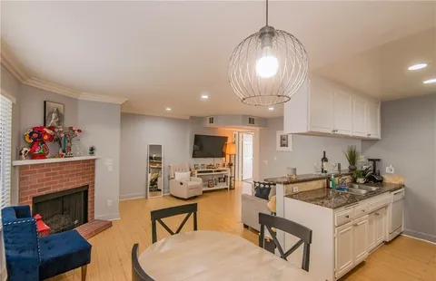 $304,995 | 7045 Woodley Avenue, Unit 218, Van Nuys, CA 91406